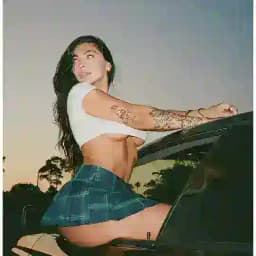 Emily Rinaudo 🍑 Emjayplays Profile