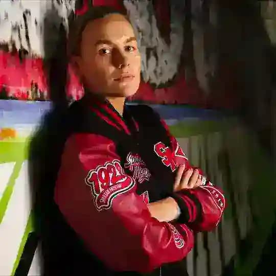 Бэтси ченэл Profile