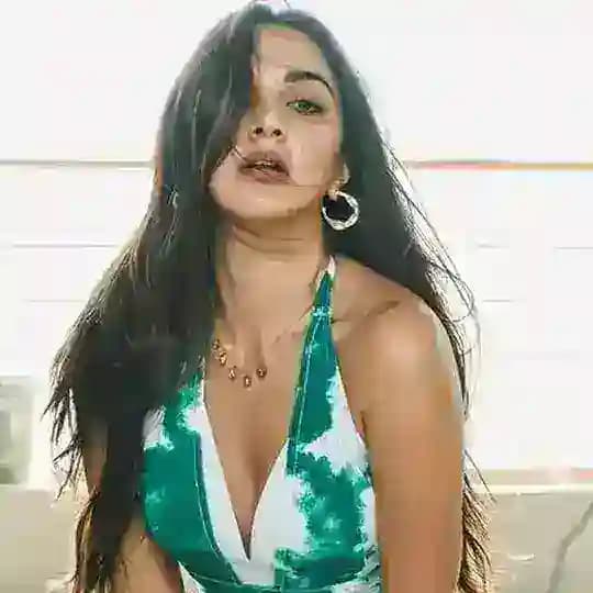 Hot & Beautiful Actress Profile