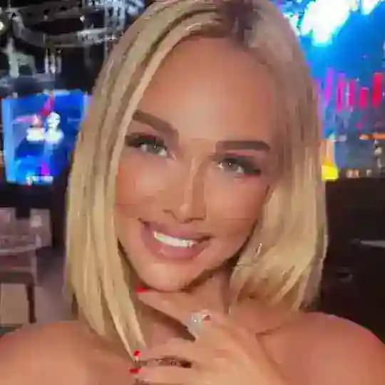 Виктория Лопырева Profile