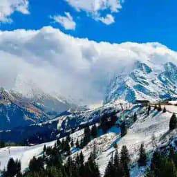 Travel, tourism, vacation around the world. Beauty of nature in photos and videos. Profile