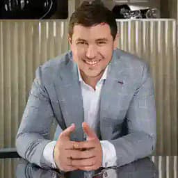 Валерий Кравцун | Девелопмент и управление отелями Profile