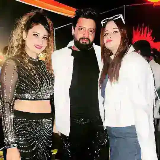 𝘾𝙊𝙐𝙋𝙇𝙀 𝙎𝙒𝘼𝙋𝙋𝙄𝙉𝙂 𝘾𝙃𝘼𝙏 Profile