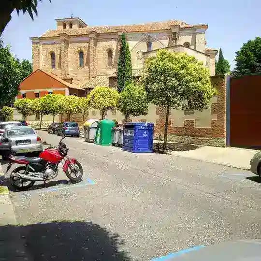 Spanish and English Learning Club Profile