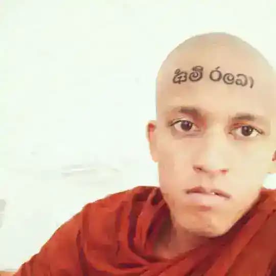 _🪝]>🗿PONNA ROBINSON <⚓️_ Profile