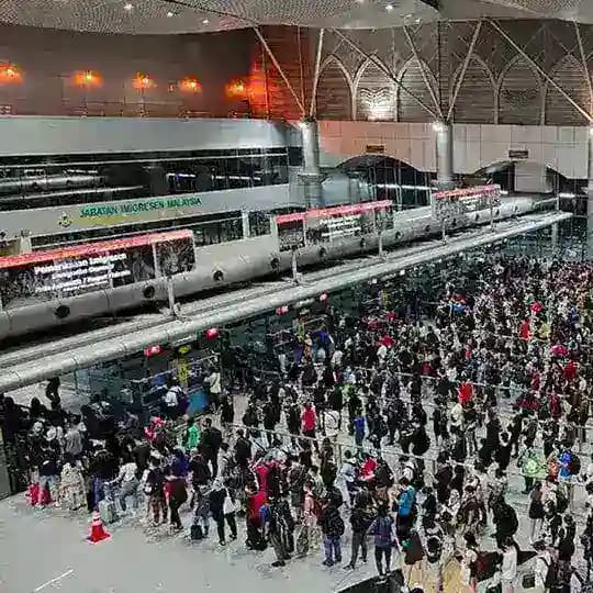 👨🏻‍🤝‍👨🏾👨‍👩‍👧‍👧🇸🇬🇲🇾jb / sg Custom human traffic🇲🇾🇸🇬👫🏃‍♂️ Profile